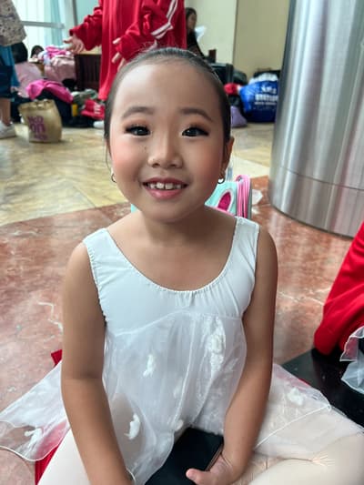Elline Gozali — Classical dancer, Indonesia