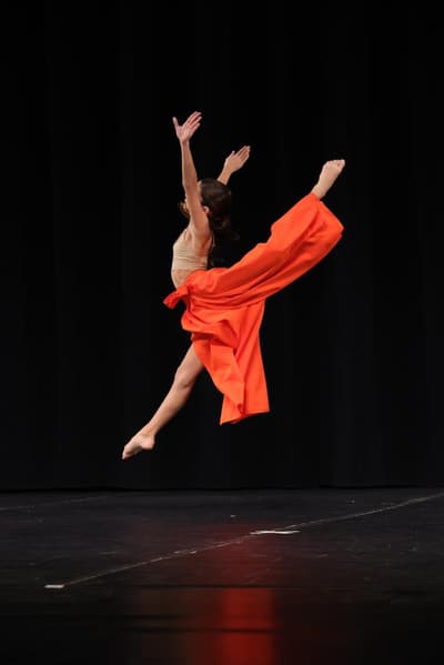 LECOMTE Nell — Classical dancer, France