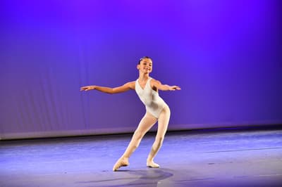 LECOMTE Nell — Classical dancer, France
