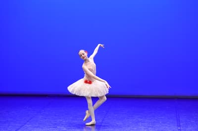 Anouk Nevin — Classical dancer, France
