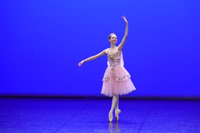 Anouk Nevin — Classical dancer, France