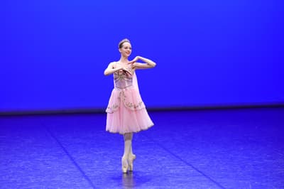 Anouk Nevin — Classical dancer, France