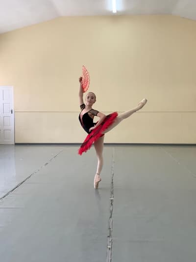 Gia Lipschitz — Classical dancer, South Africa