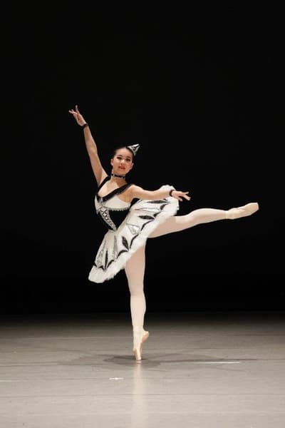 Luna Sakamoto — Classical dancer