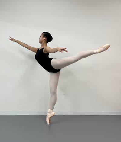 Luna Sakamoto — Classical dancer