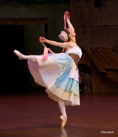 Éléonore Guérineau — Classical dancer, France