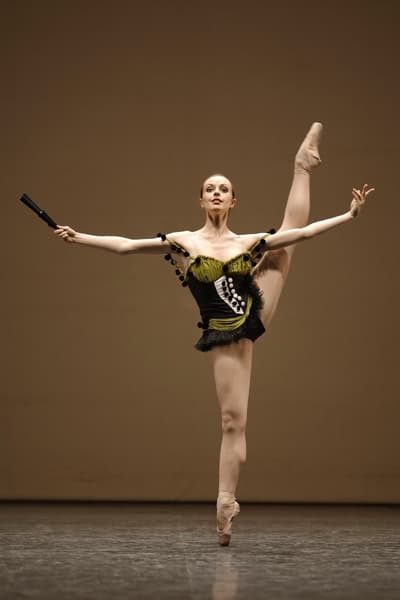Éléonore Guérineau — Classical dancer, France