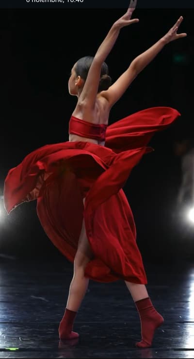 LARA MARIA ALEXANDRA COMANESCU — Classical dancer, Romania
