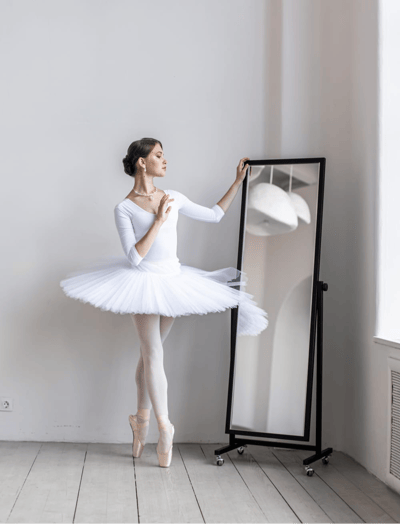 Lucie Mitosinkova — Classical dancer