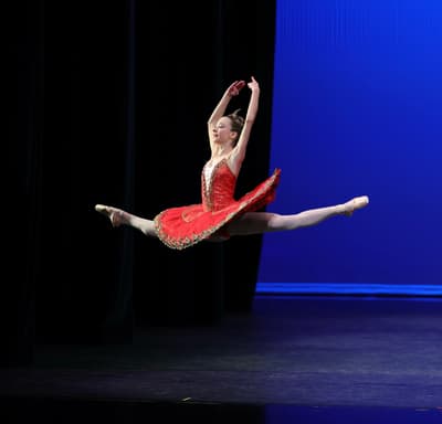 Ellie Maddox — dancer, United States