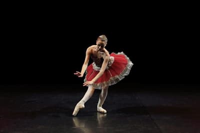 Manon Lahirigoyen — Classical dancer