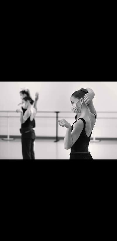 Manon Lahirigoyen — Classical dancer