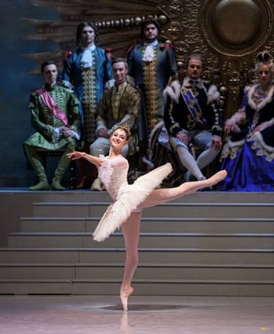 Irina Burduja — Classical dancer