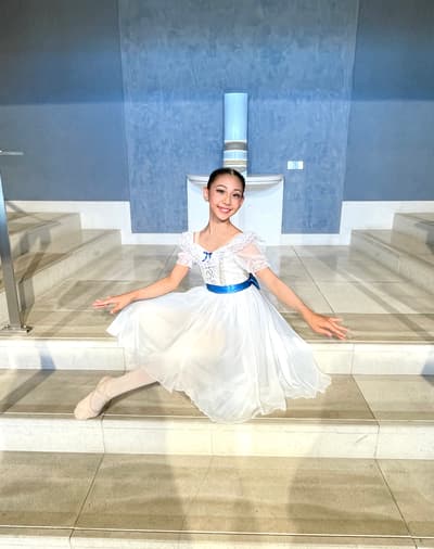 Isa Kuribayashi — Classical dancer, Japan