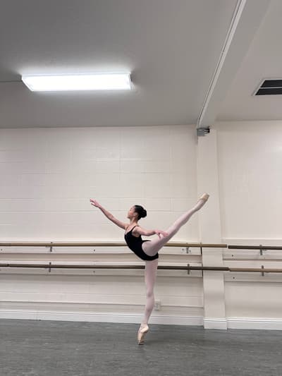 Chloe Wang Mum Jie Shao — Classical dancer, United States