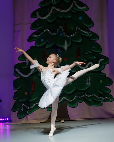 Natasha Baravik — Classical dancer, United Kingdom