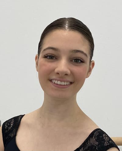 Julia Quinn — Classical dancer, United States