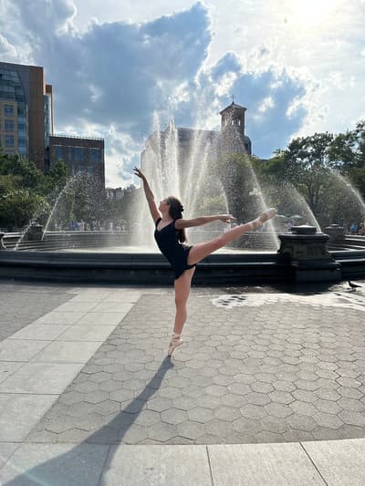 Julia Quinn — Classical dancer, United States