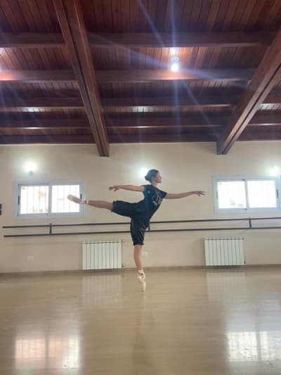 Ambar Luz Echeverz — Classical dancer, Argentina