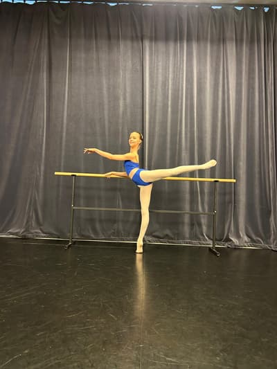 Sara Miruna Ungureanu — dancer, Romania