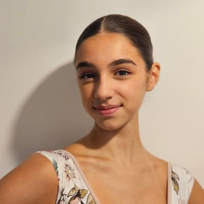 Faustine Bely Moncenix — Classical dancer, France