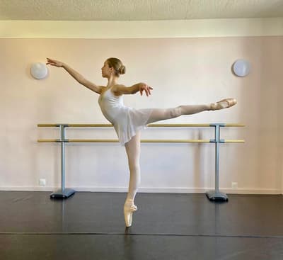 Pauline Warren — Classical dancer, France