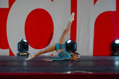 Ximena Manguen — Contemporary dancer, Mexico