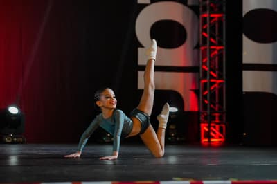 Ximena Manguen — Contemporary dancer, Mexico