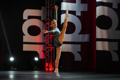 Ximena Manguen — Contemporary dancer, Mexico