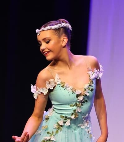 Elizabeth Harris — Classical dancer, United Kingdom