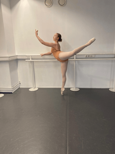Vilja Nevala — Classical dancer