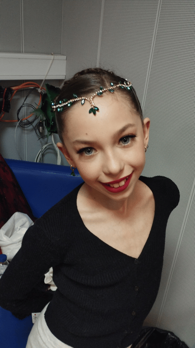 Kamilla Latifi — dancer