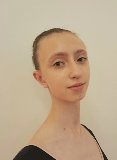Nina Dukielska — Classical dancer