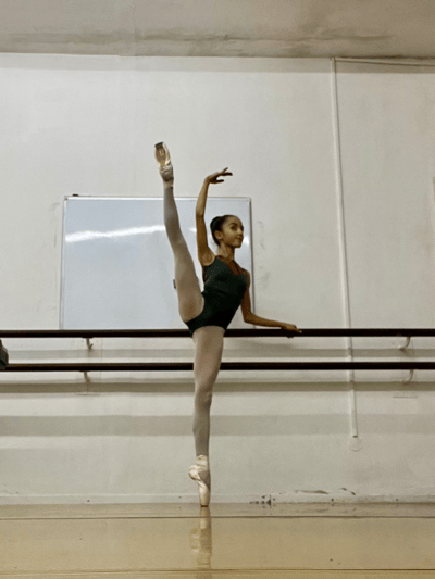Carolina Santos — Classical dancer