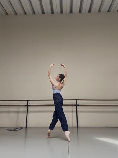 Valentine Palaze-lacombe — Classical dancer