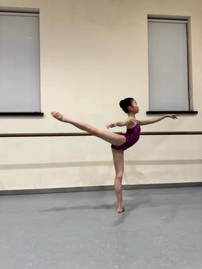 Ling Ren — Classical dancer, China