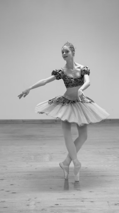 Romy Enthime Cloarec — Classical dancer, France