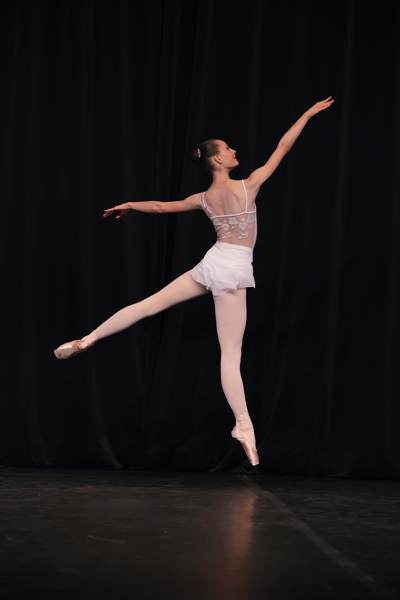 Romy Enthime Cloarec — Classical dancer, France