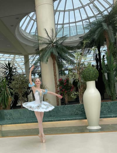 Romy Enthime Cloarec — Classical dancer, France