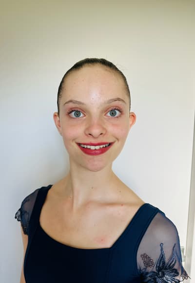 Romy Enthime Cloarec — Classical dancer, France