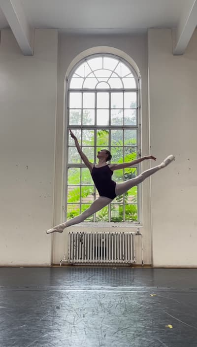 Giulia Bertolin — Classical dancer