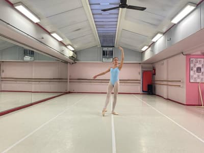 Victoria-Lise Lurati — Classical dancer, France