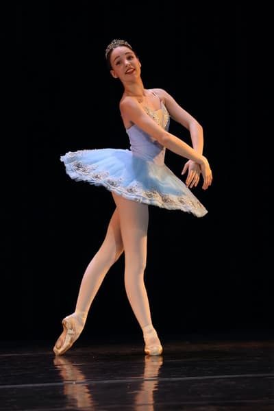 Victoria-Lise Lurati — Classical dancer, France