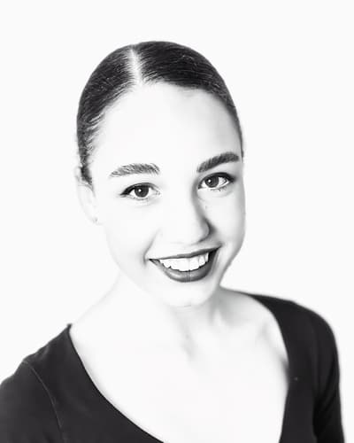 Victoria-Lise Lurati — Classical dancer, France