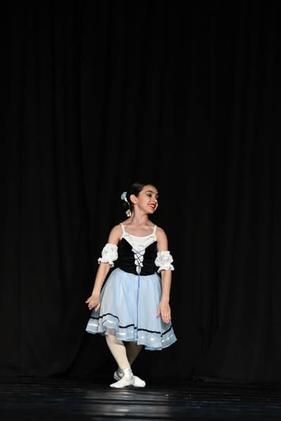 Ámbar Teresita Mengos Ruiz — Classical dancer, Argentina