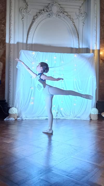 Ámbar Teresita Mengos Ruiz — Classical dancer, Argentina