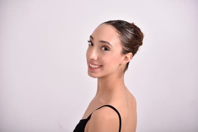 Vivi Guemez — Classical dancer, United States