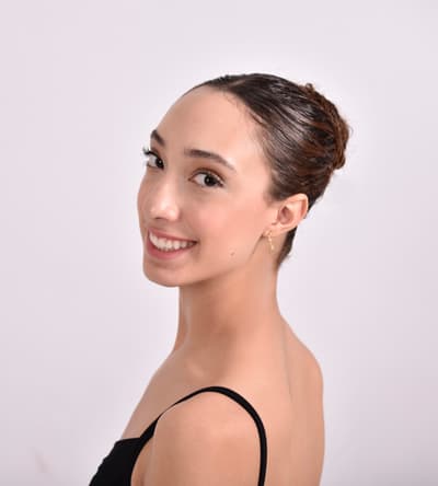 Vivi Guemez — Classical dancer, United States