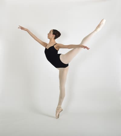 Vivi Guemez — Classical dancer, United States