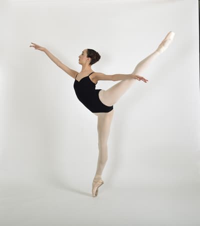 Vivi Guemez — Classical dancer, United States